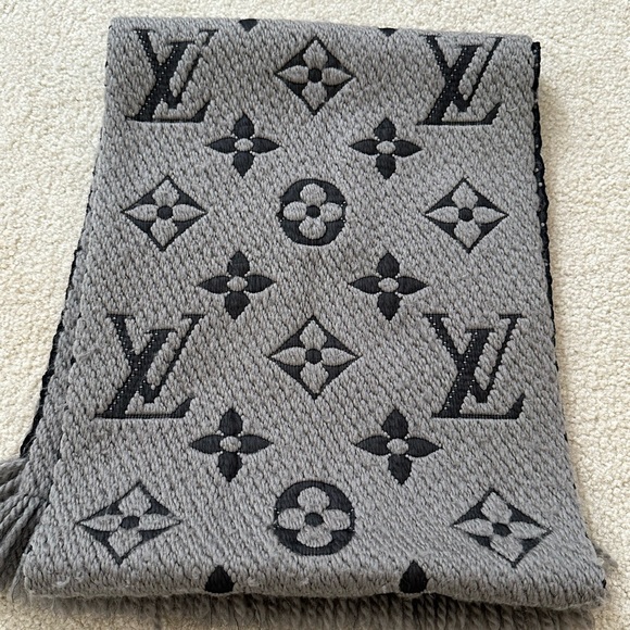 Louis Vuitton logomania wool scarf grey charcoal - Picture 5 of 5
